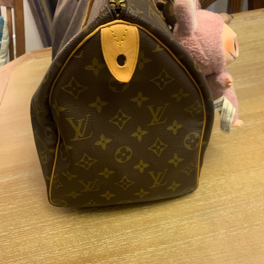 Authentic pre-loved Louis Vuitton speedy 35 bag - Picture 4 of 16